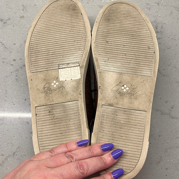 Patricia Nash Uma map pattern leather sneakers - Picture 6 of 10